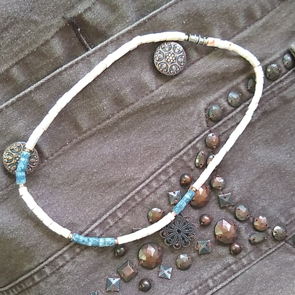 Woman's necklace